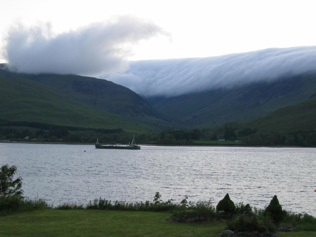 Stronchreggan View Guest House Fort William Exteriör bild